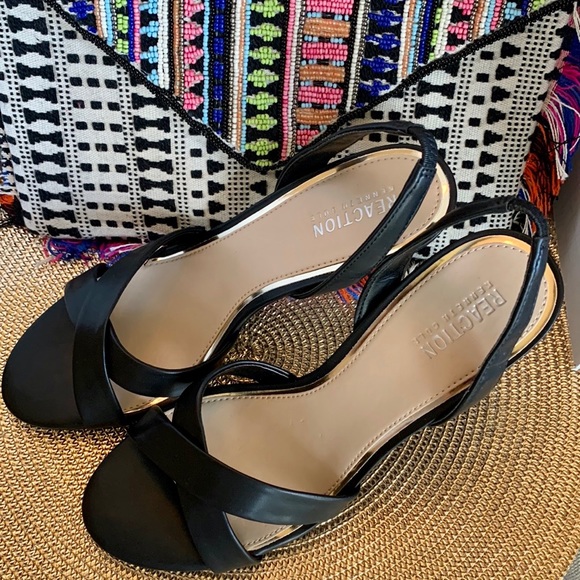 NEW Kenneth Cole Reaction Bobbi Slingback Heeled Sandals Black 9M - Picture 3 of 9